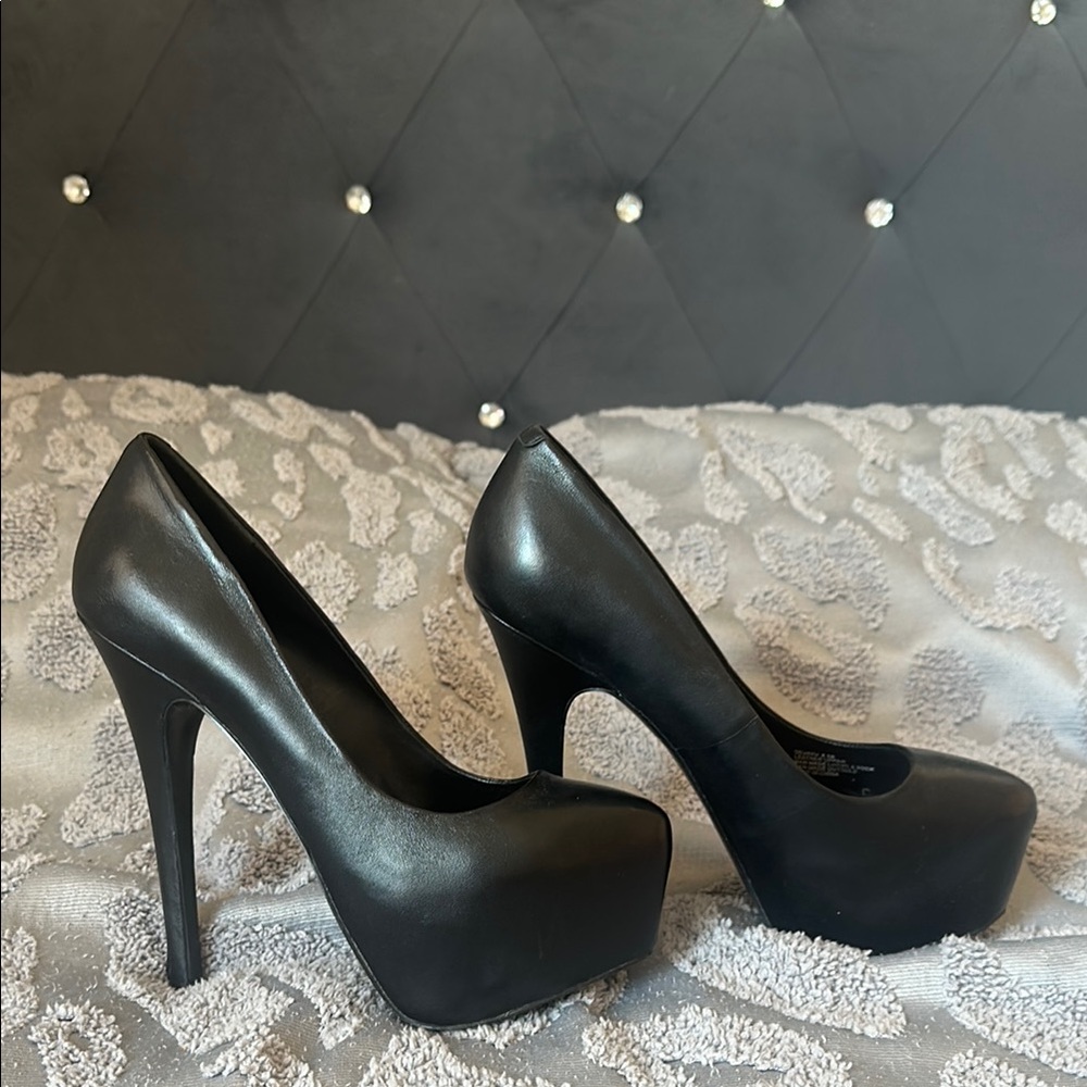 Steve Madden Black Platform Heels